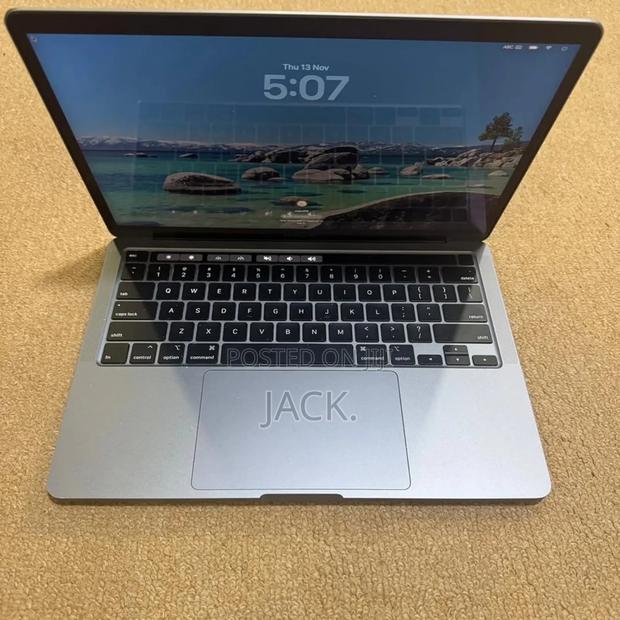 Laptop Apple MacBook 2020 16GB Intel Core i7 SSD 512GB - main view
