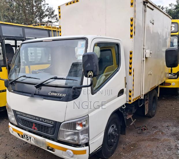 Mitsubishi Canter - main view