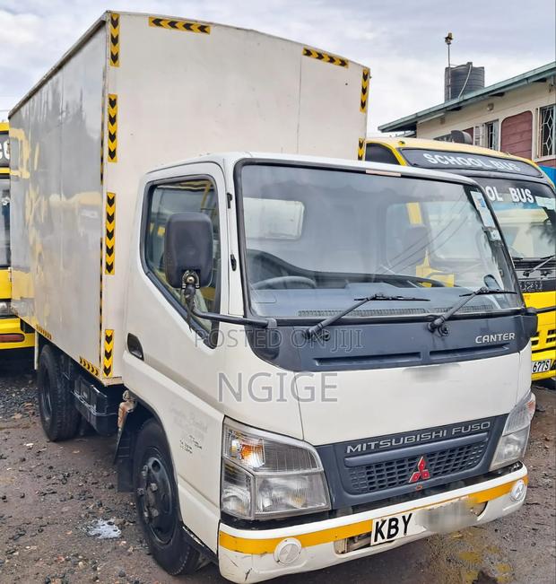 Mitsubishi Canter - thumbnail 2