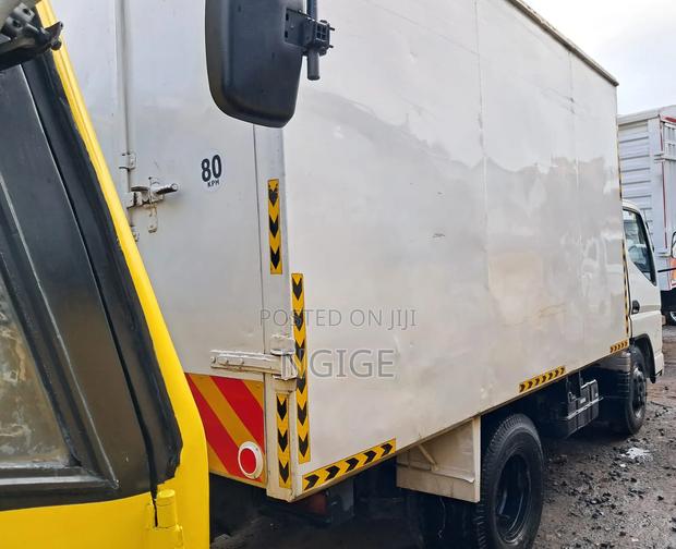 Mitsubishi Canter - thumbnail 4