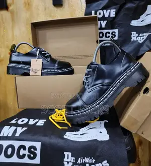 Dr. Martens Airwair Low-cut Unisex