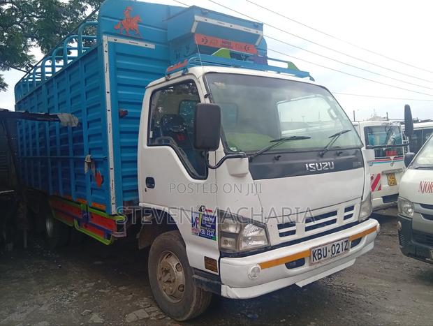 Isuzu NPR Open Body - main view