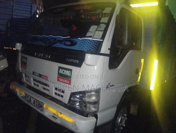 Isuzu NPR 4.3 - main view