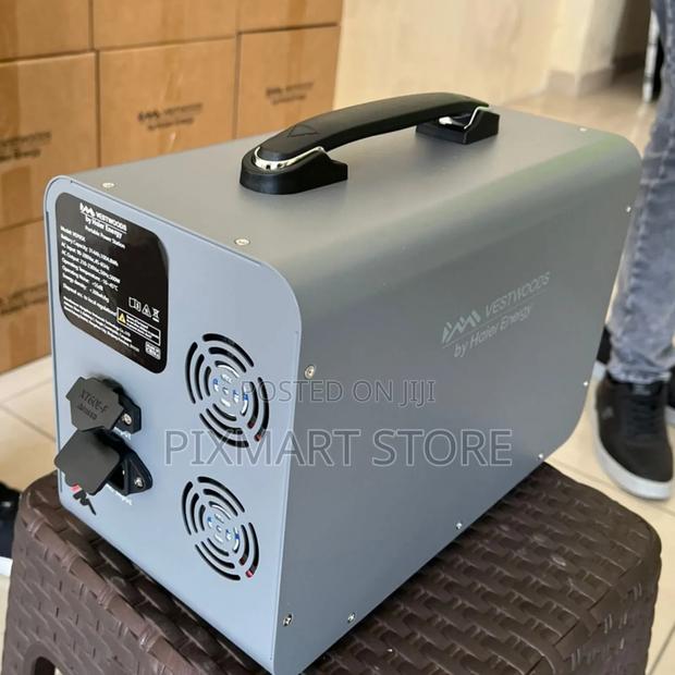 Vestwood 2 Kw, 1000 Watts Output Power Station