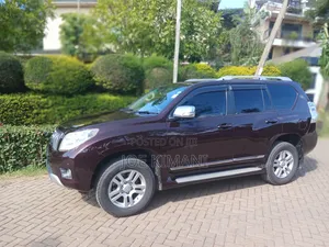 Toyota Land Cruiser Prado 2011 Maroon