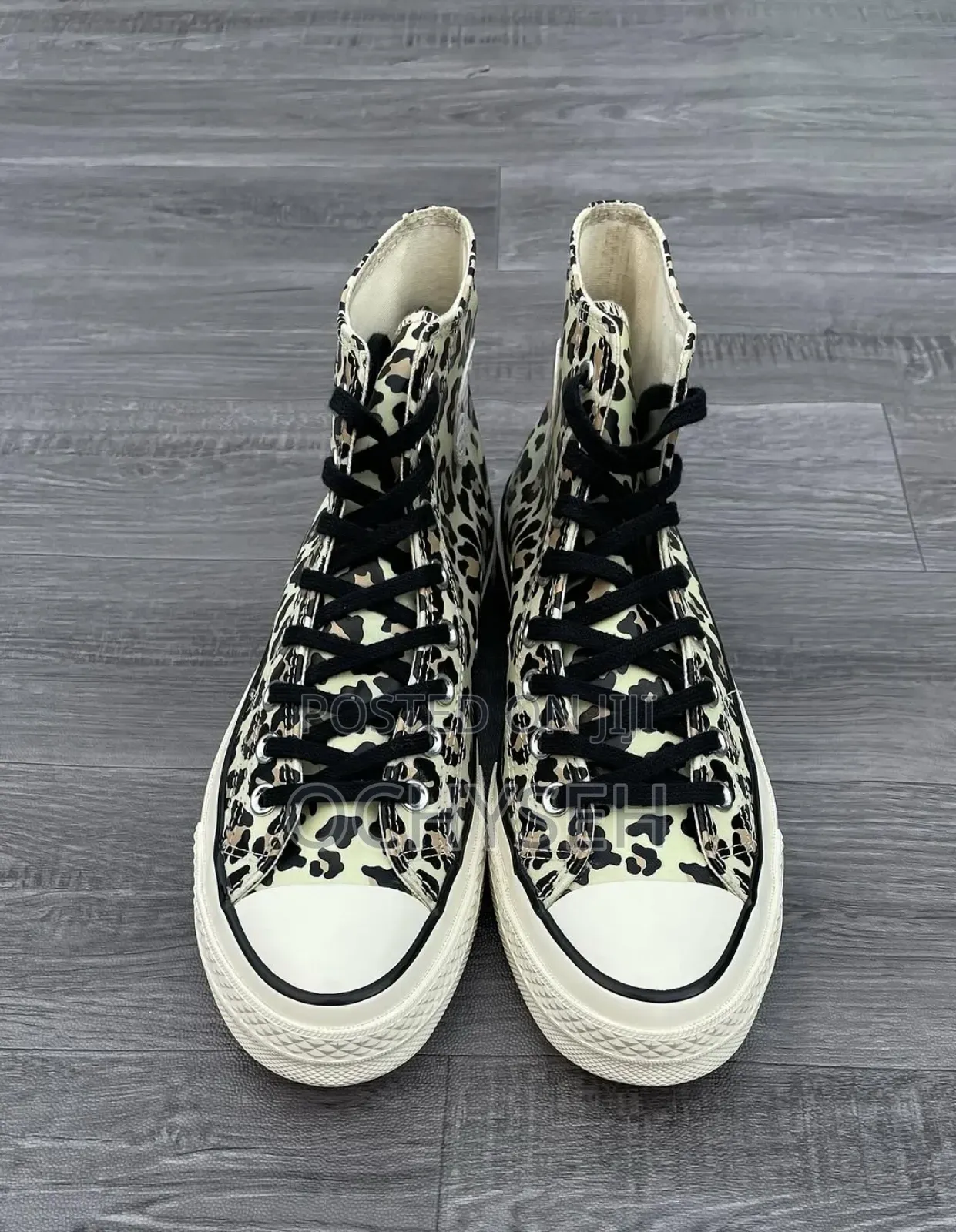 Converse Glow in the Dark.