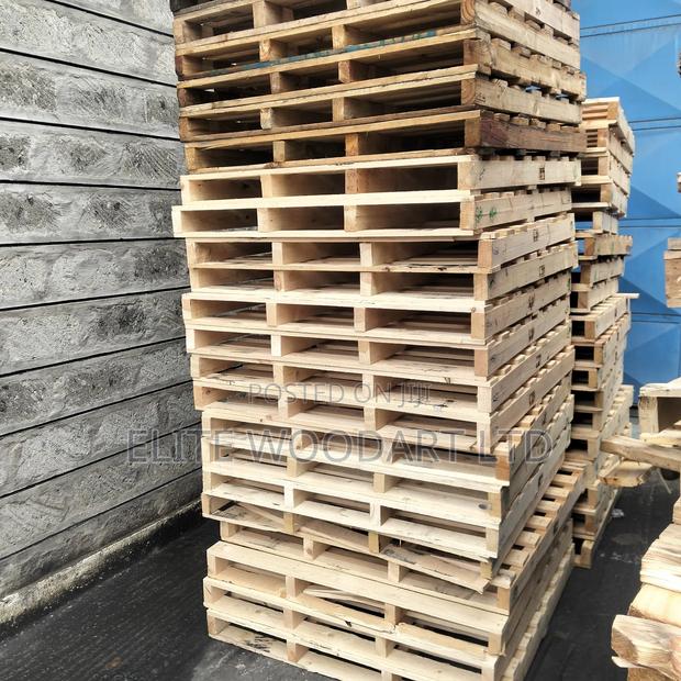 Wooden Pallet 69ñ