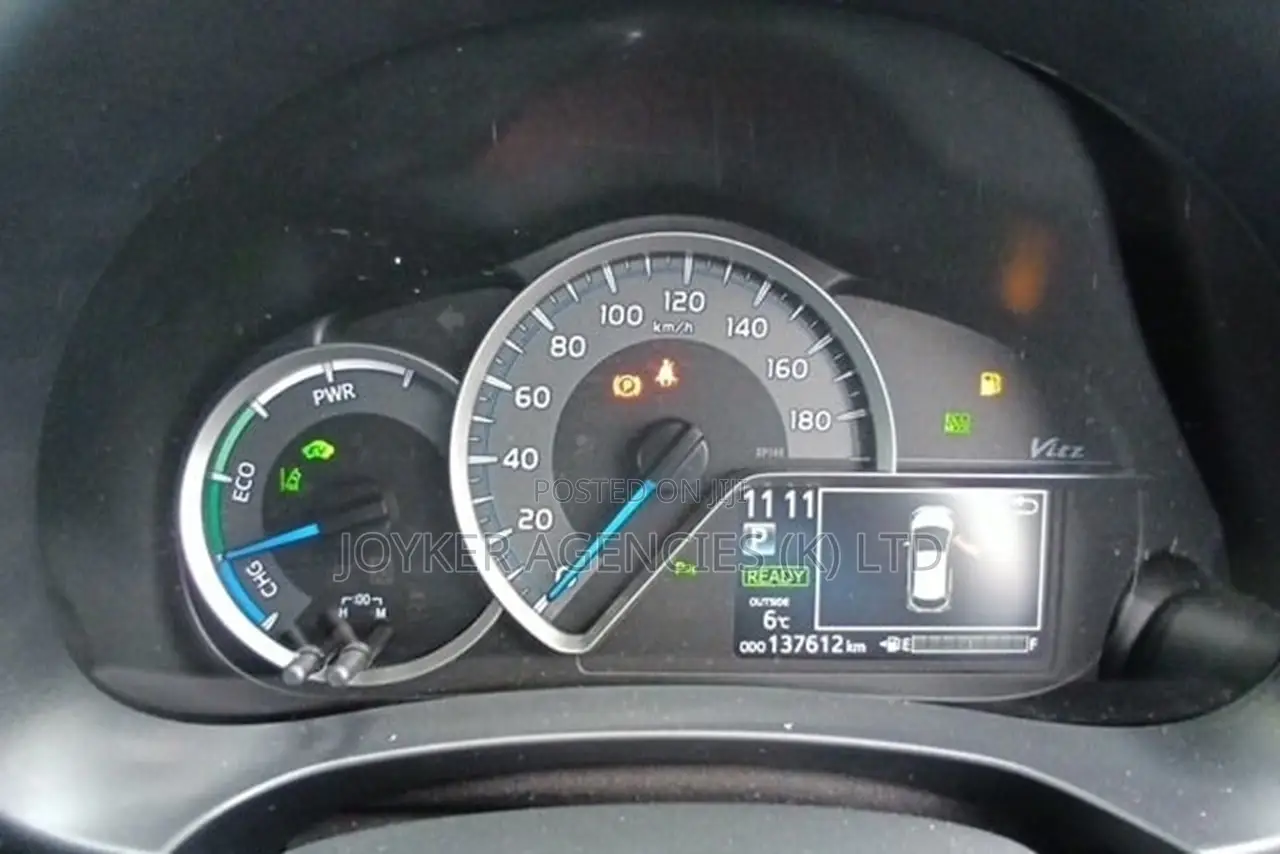 Toyota Vitz 1.5 FWD Hybrid 5dr 2019 Silver