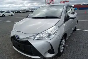 Toyota Vitz 1.5 FWD Hybrid 5dr 2019 Silver