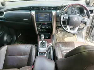 Toyota Fortuner 2.8 D AWD 2017 Silver