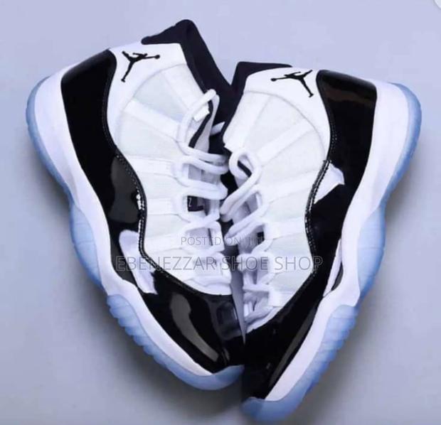 Jordan 11 High Top - thumbnail 3