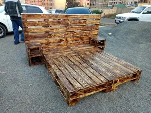 Strong Rustic Pallet Bed