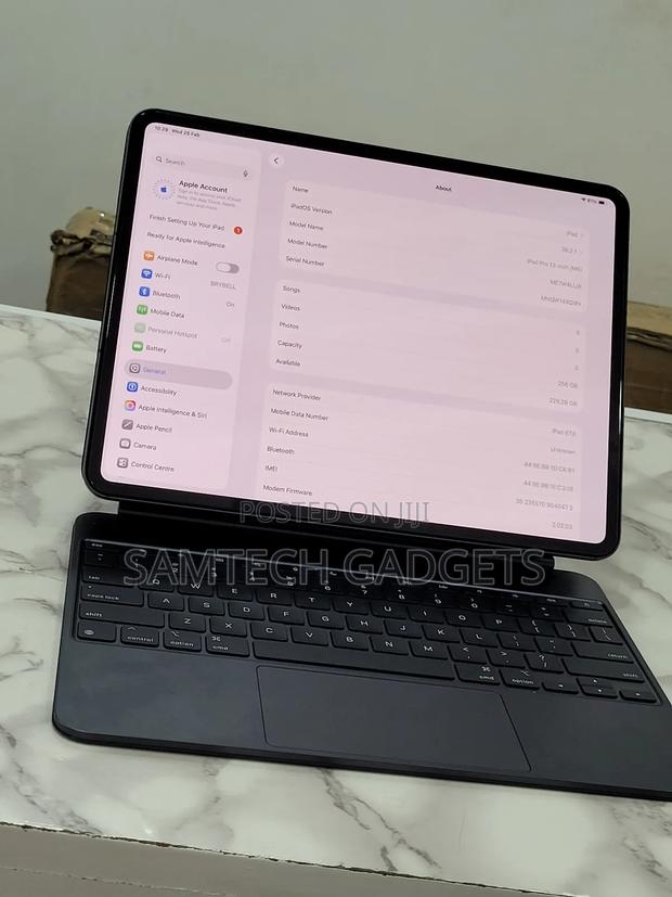 Apple iPad Pro 13 (2025) 256 GB Gray - thumbnail 4