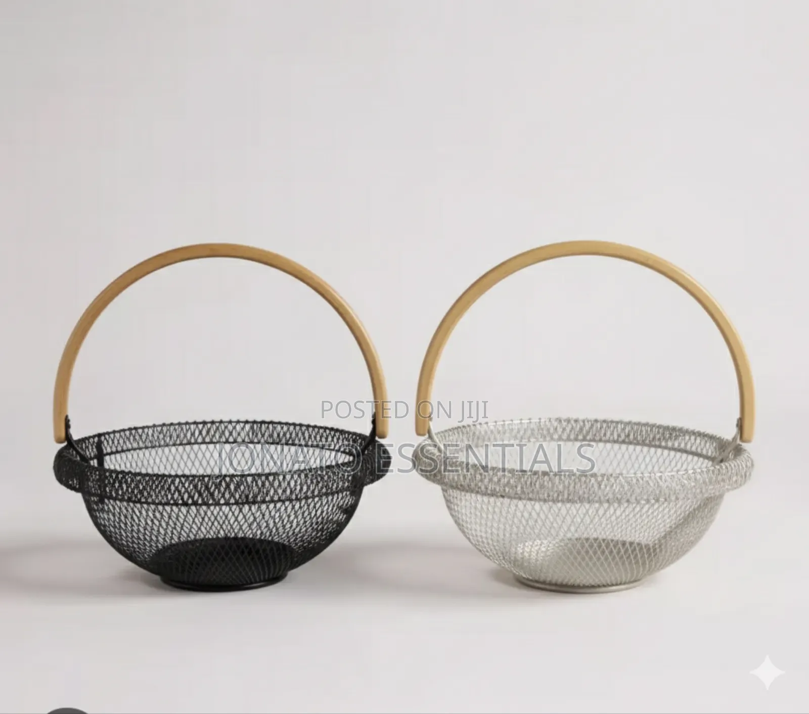 Modern Mesh Fruit Basket With Wooden Handle - 29cm Round Organiser