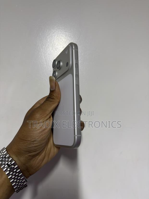 Apple iPhone 17 Pro 256 GB Silver - thumbnail 3