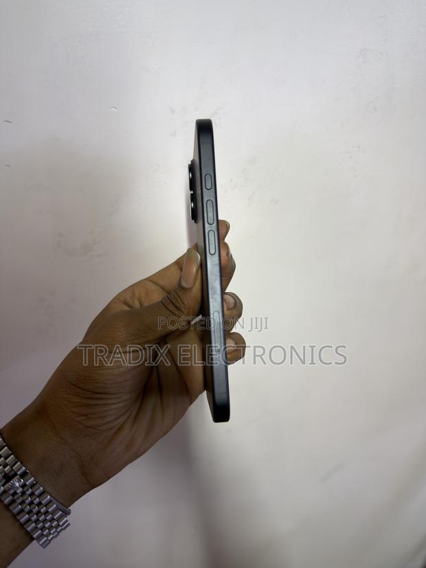 Apple iPhone 16 128 GB Black - thumbnail 4