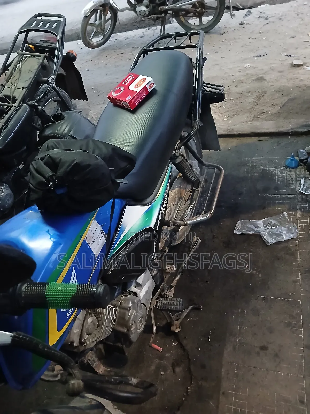 Honda CB 2021 Blue
