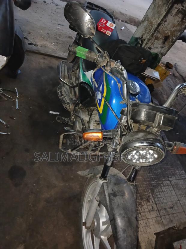 Honda CB 2021 Blue - thumbnail 4