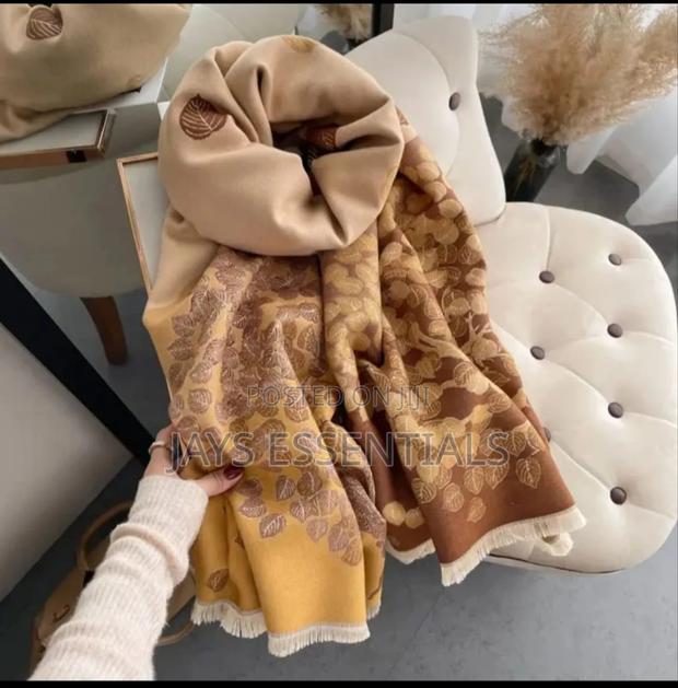 Premium Cashmere Scarfs/Shawls - thumbnail 5