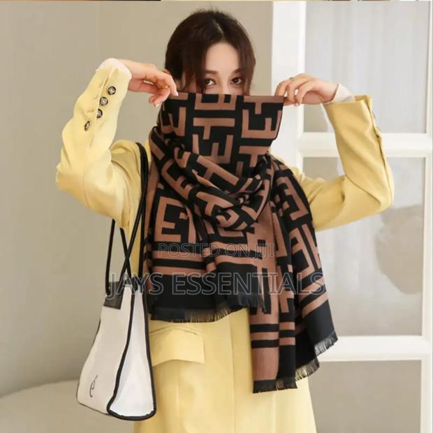 Premium Cashmere Scarfs/Shawls - thumbnail 6