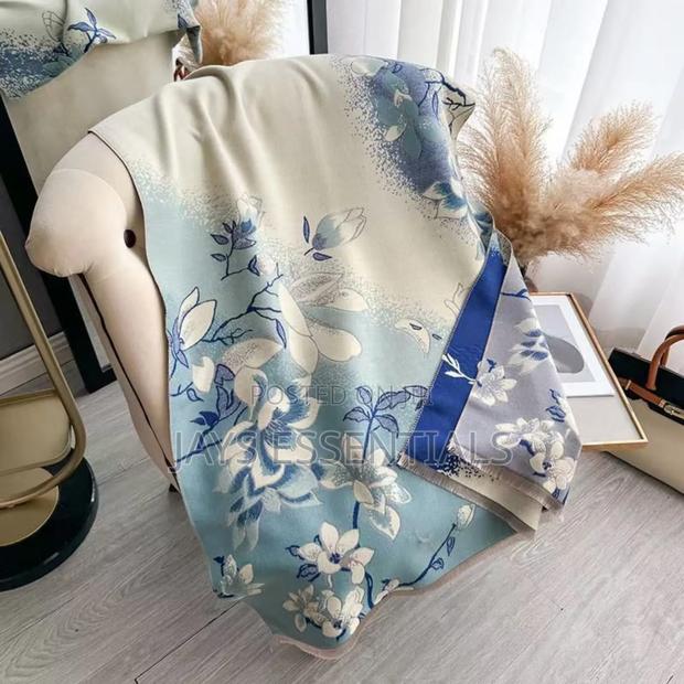 Premium Cashmere Scarfs/Shawls - thumbnail 10