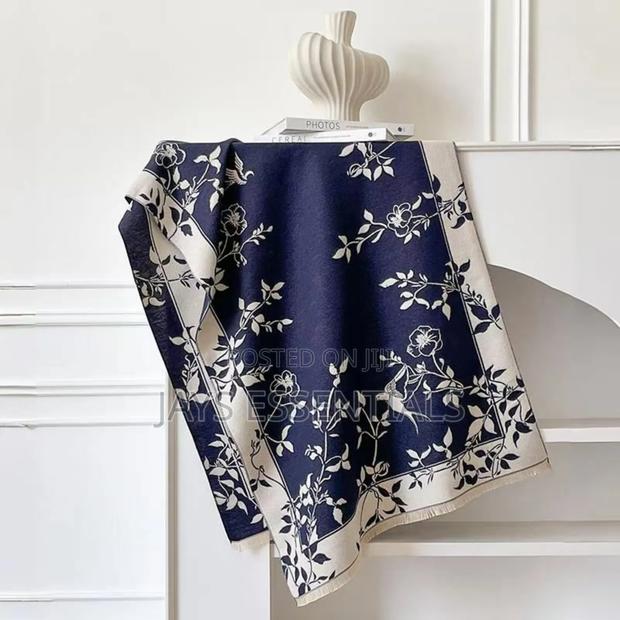 Premium Cashmere Scarfs/Shawls - thumbnail 12