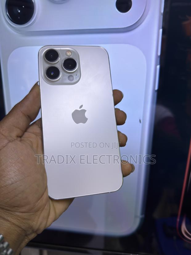 Apple iPhone 13 Pro 256 GB White - main view