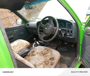 Toyota Hilux 1990 Green