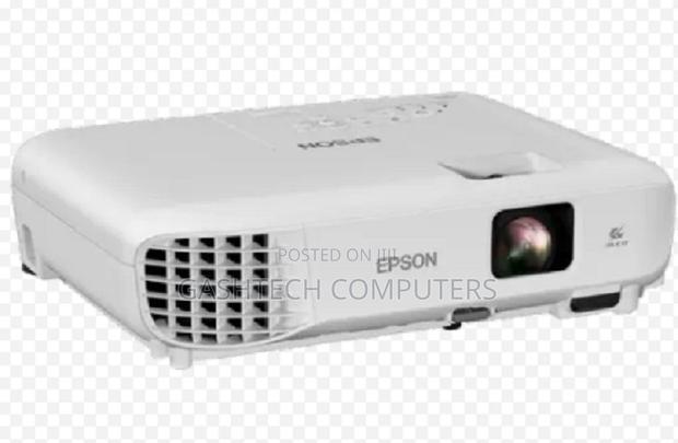 Epson Eb-E12 Xga 3lcd 3600 Lumen Projector - thumbnail 2