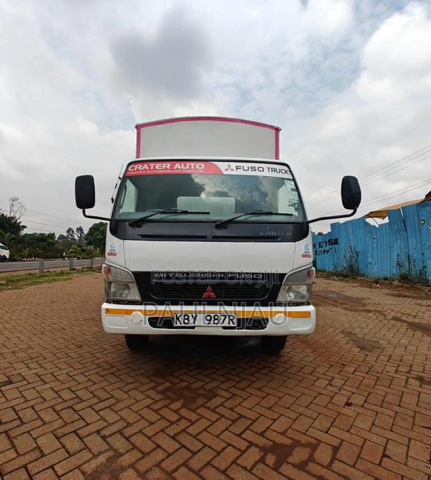 Mitsubishi Canter - main view