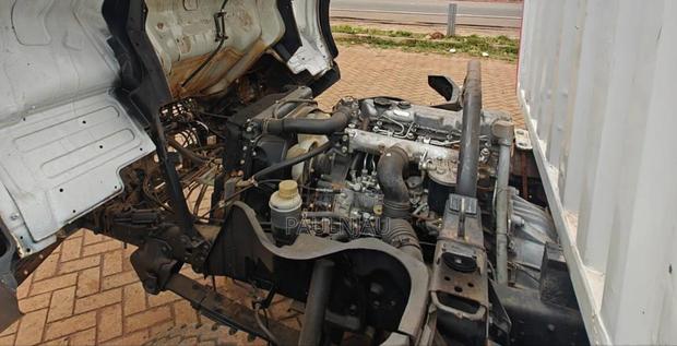Mitsubishi Canter - thumbnail 3