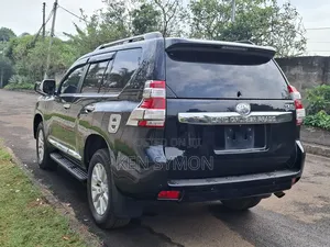 Toyota Land Cruiser Prado 2.8 2017 Black