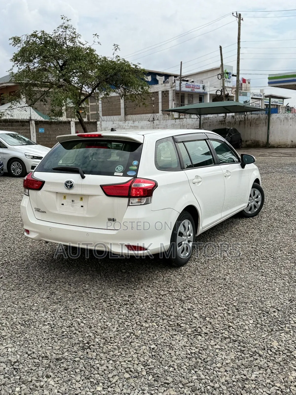 Toyota Corolla Fielder 1.5 Hybrid FWD 2020 White