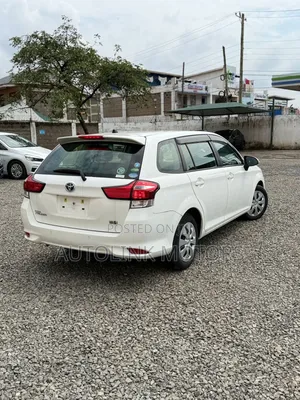 Toyota Corolla Fielder 1.5 Hybrid FWD 2020 White