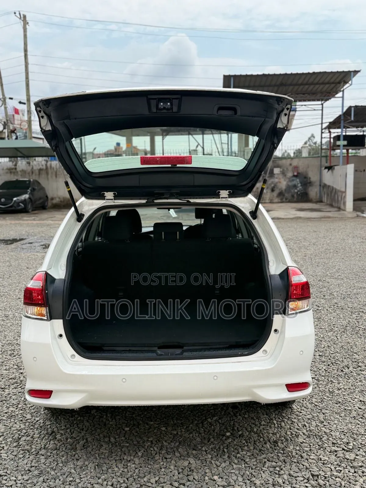 Toyota Corolla Fielder 1.5 Hybrid FWD 2020 White