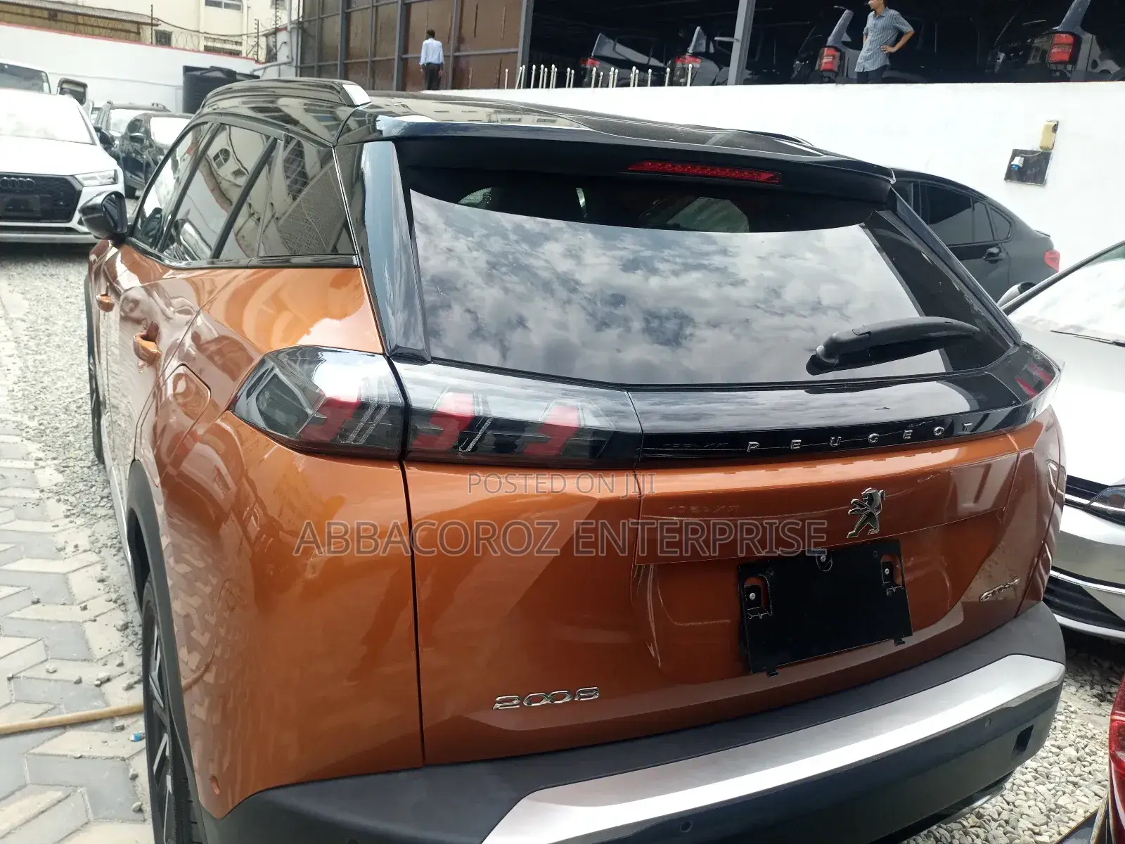 Peugeot 2008 1.2 PureTech (100 Hp) 2020 Orange