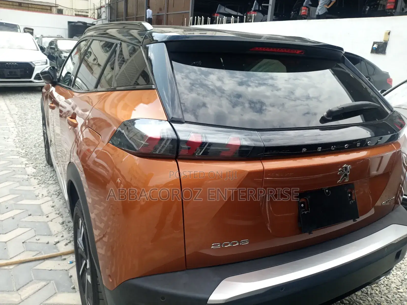 Peugeot 2008 1.2 PureTech (100 Hp) 2020 Orange