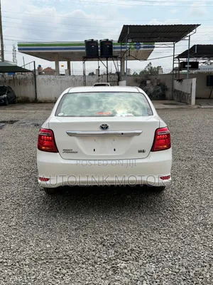 Toyota Axio 1.5 Hybrid 2WD 2019 White
