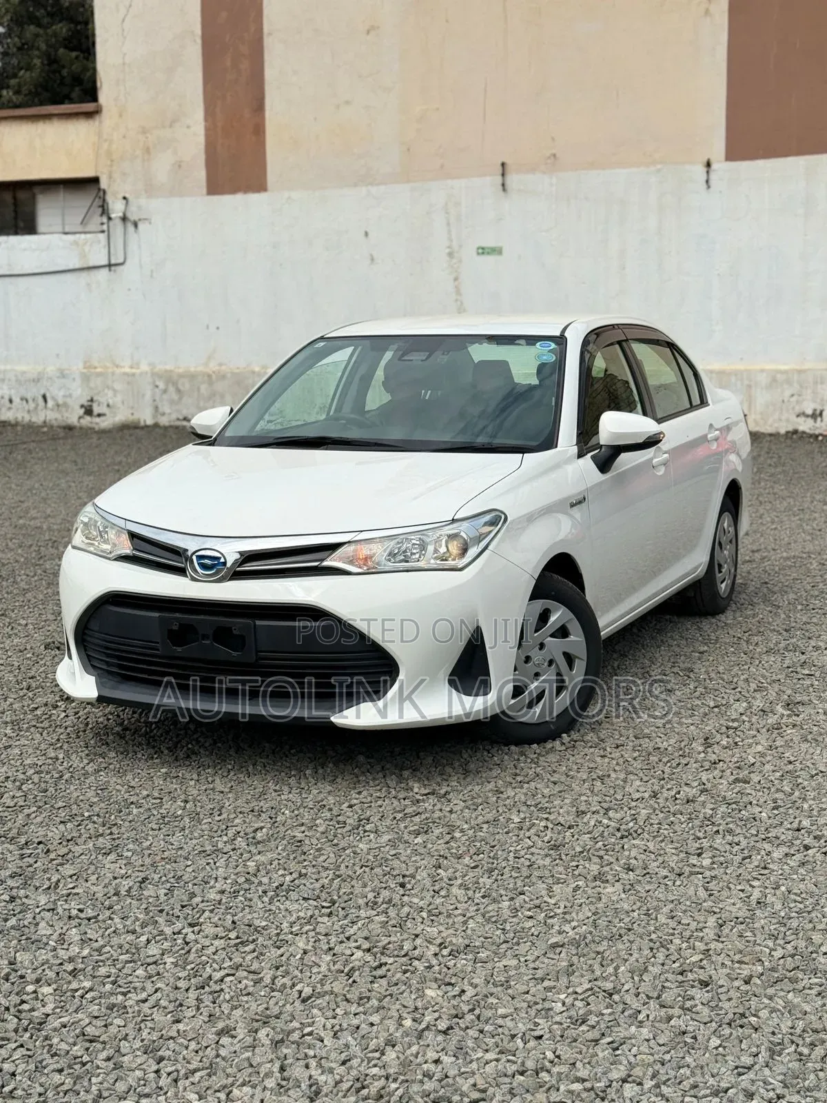 Toyota Axio 1.5 Hybrid 2WD 2019 White