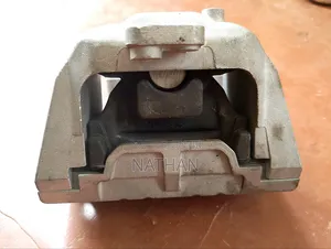 Front Right Engine Motor Mount for Audi Tt Quattro 3.2l Vw Golf Jetta