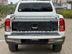 Toyota Hilux 2019 White