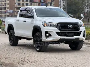 Toyota Hilux 2019 White