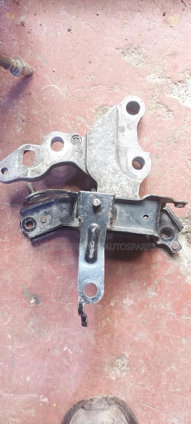 Daihatsu Mira Gear Mounting