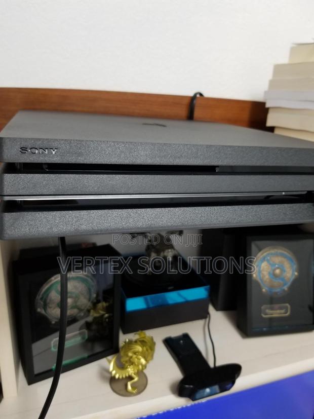 Play Station 4 Pro - main view