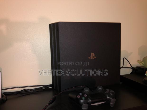 Play Station 4 Pro - main view