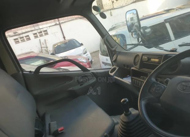 Toyota Dyna 4000cc - thumbnail 2