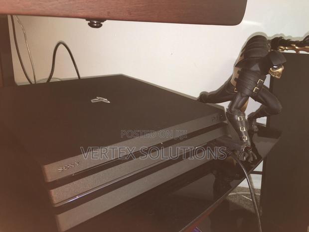 Play Station 4 Pro - main view