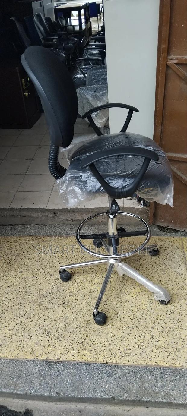 Round Counter Chair - thumbnail 3