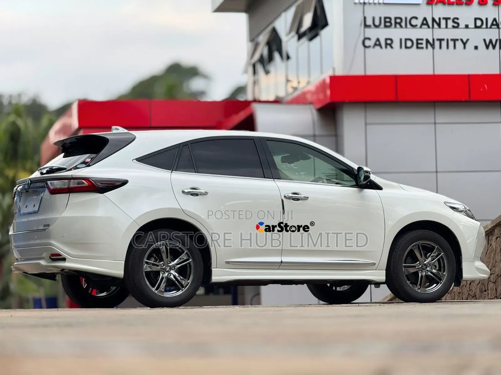 Toyota Harrier 2.0 2019 White