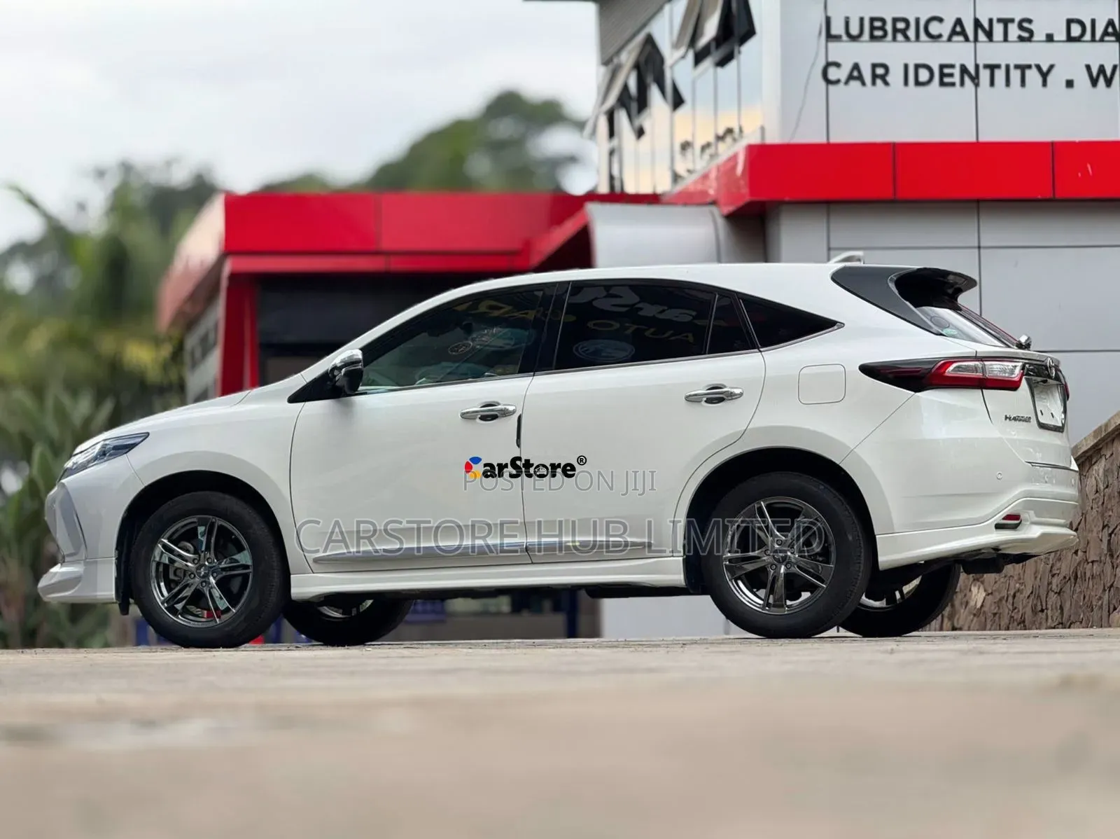 Toyota Harrier 2.0 2019 White